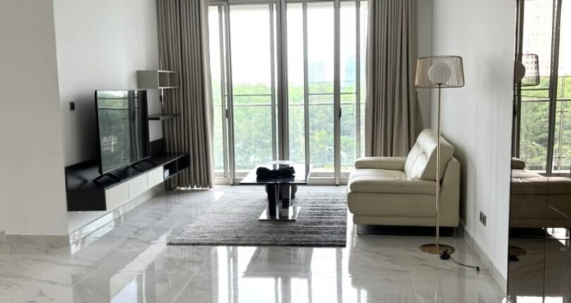 phong khach can ho 7 810x430 - Giá mua bán căn hộ 3 phòng ngủ view sông Chung cư Midtown Phú Mỹ Hưng T3/2024