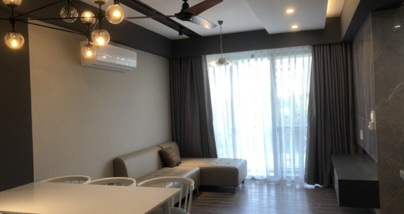 phong khach can ho ban 13 810x430 - Bán căn hộ chung cư Hưng Phúc, 97m2, giá 5 tỷ, 03pn, nội thất đầy đủ, lầu trung.