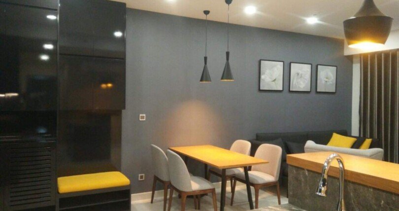 phong khach can ho ban 19 810x430 - Bán căn hộ chung cư Midtown ( The Signature ) diện tích 82m, giá 6.4 tỷ, nội thất đầy đủ, xem nhà dễ.