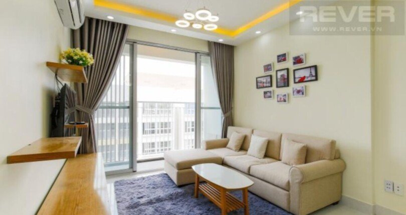 phong khach can ho ban 32 810x430 - Bán căn hộ đẹp, chung cư Scenic Valley 1, 77m2, căn góc, tầng cao, giá 4.650 tỷ, nội thất cao cấp.