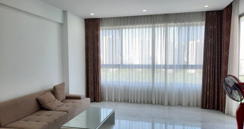 phong khach can ho cho thue 1 810x430 - Cho thuê căn hộ chung cư Green Valley , 128m2, 03pn, giá 1.300usd/tháng, xem nhà dễ.
