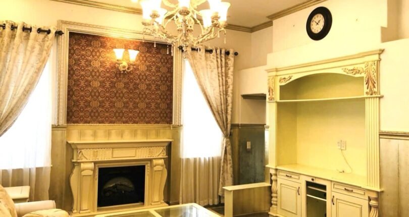 phong khach tang tret 2 810x430 - Chính chủ bán Biệt thự Phú Mỹ Hưng Quận 7 giá 67 tỷ T4/2024