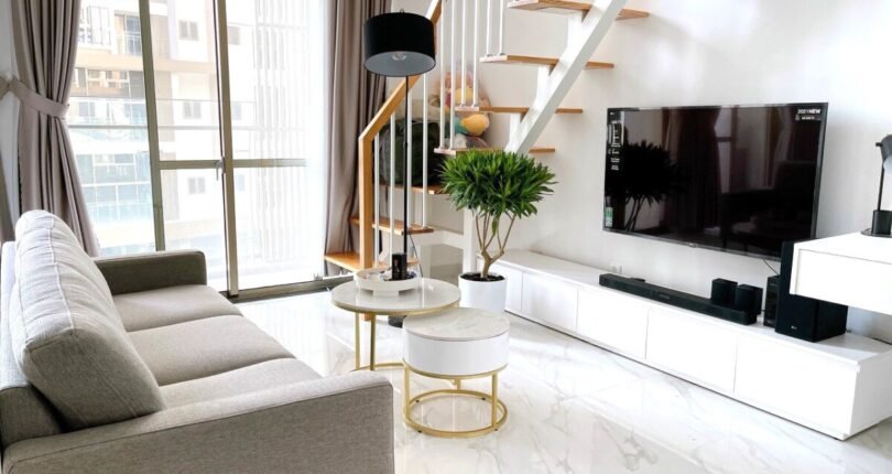 phong khach tang tret 810x430 - Chính chủ gửi cho thuê shophouse Officetel C3.09 Khu dân cư Midtown Phú Mỹ Hưng T3/2024