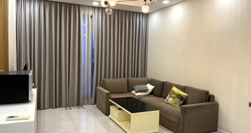 phong khach trong can ho cho thue 810x430 - Giá thuê căn hộ 2 phòng ngủ Block D Chung cư Green Valley Quận 7 T4/2024