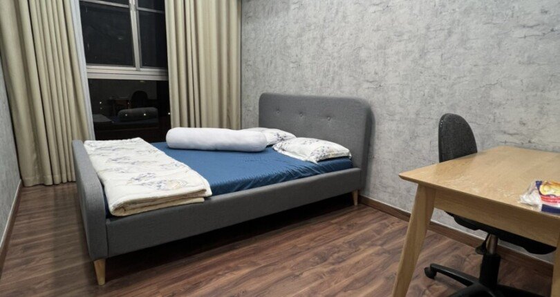 phong ngu can ho ban 14 810x430 - Bán căn hộ chung cư Midtown The Grande, 89m2, giá 6.2 tỷ, nội thất đầy đủ, xem nhà dễ.