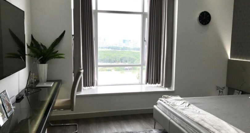 phong ngu can ho nhin song 810x430 - Giá mua bán căn hộ 3 phòng ngủ Block C view sông Chung cư Riverside Residence Quận 7 T4/2024