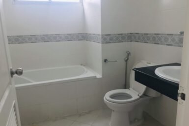 toilet-co-bon-tam-nam