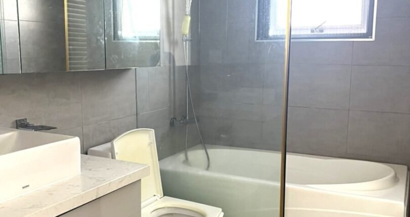 toilet co bon tam nam 810x430 - Chủ gửi bán gấp căn góc 3 phòng ngủ Green Valley Quận 7, 118m2, giá 6,7 tỷ