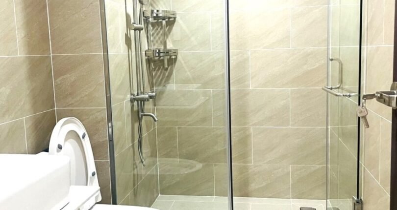 toilet trong mat bang cho thue 810x430 - Giá thuê mặt bằng trệt số 65 Đường số 6 Khu phố Hưng Phước 4 Quận 7 T3/2024