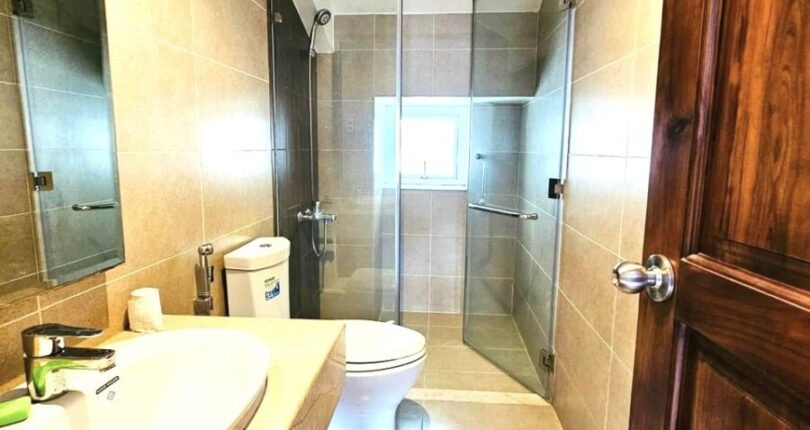 toilet trong nha ban 810x430 - Giá mua bán nhà Biệt thự song lập số 19 Đường số 14 Khu dân cư Phú Mỹ Vạn Phát Hưng Quận 7 T4/2024