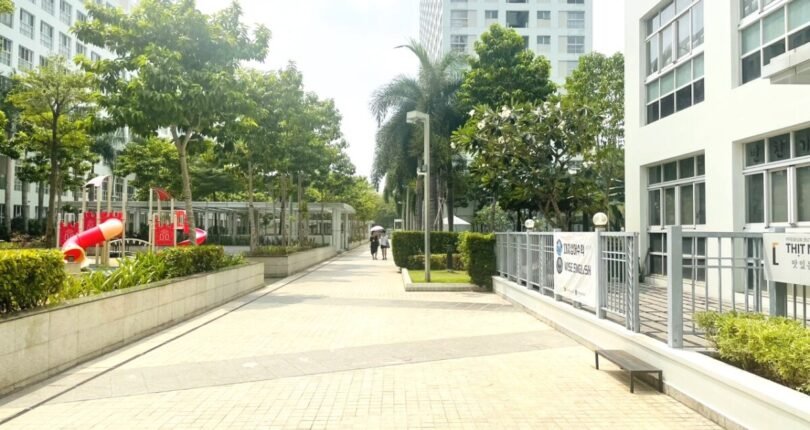 vi tri can ho toa lac tren pho di bo 810x430 - Chủ gửi bán gấp căn hộ Ground House Chung cư Happy Valley Quận 7 giá 19,5 tỷ