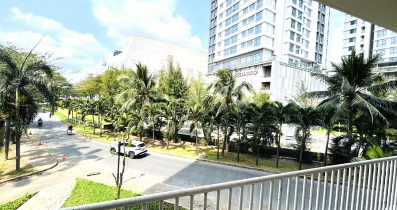 view mat truoc shop ban 810x430 - Giá mua bán cặp Shophouse mặt Đường Nội Khu Sky Garden Quận 7 T3/2024