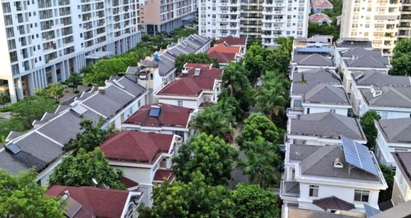 view nhin tu can ho 810x430 - Giá mua bán căn hộ CC5 Chung cư Green View Quận 7 T3/2024