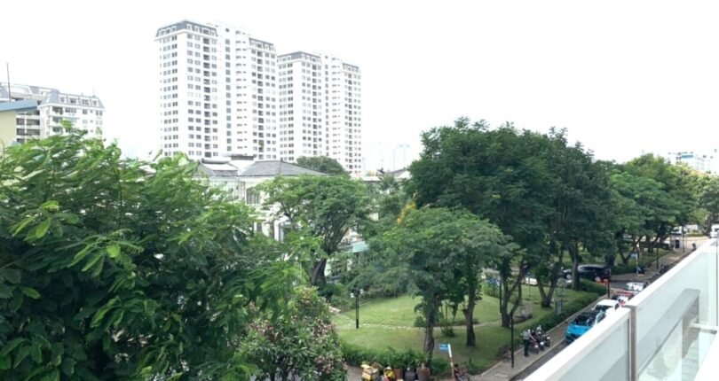 view nhin tu can ho ban 810x430 - Chính chủ gửi bán căn hộ có sân vườn 20m2 Chung cư The Ascentia Quận 7