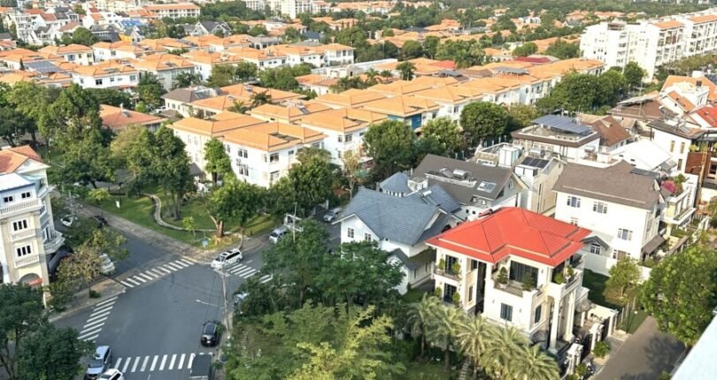 view phong khach can ho 1 810x430 - Giá mua bán căn hộ 3 phòng ngủ block 1a Chung cư Grand View Quận 7 T3/2024