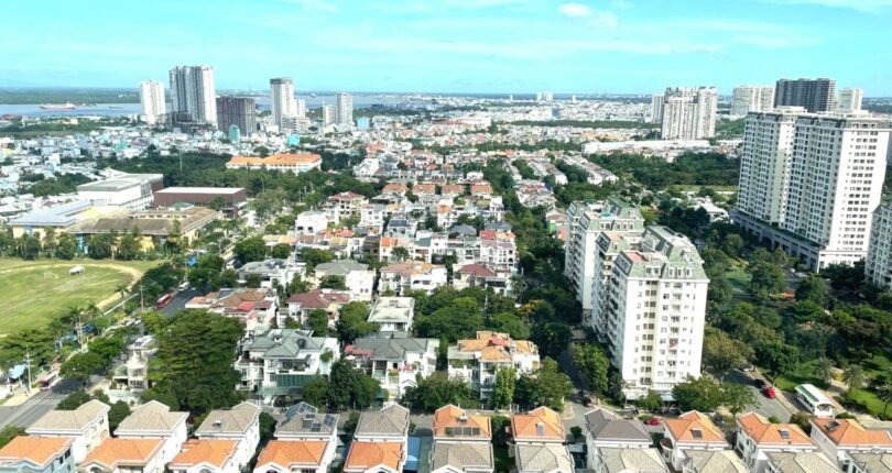 view phong khach can ho 3 810x430 - Giá cho thuê căn hộ 2 phòng ngủ Chung cư Midtown m8 The Peark Quận 7 T4/2024