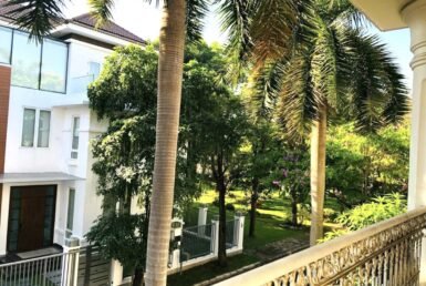 view-tang-2-nhin-cong-vien-mat-me