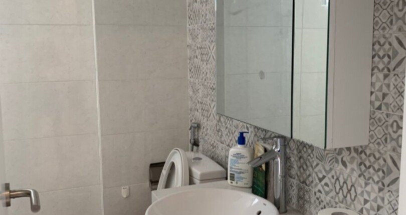 wc can ho ban 1 810x430 - Bán căn hộ chung cư Scenic Valley 1, 80m2, tầng cao, giá 4.7 tỷ, nội thất đầy đủ, nhà đang trống.