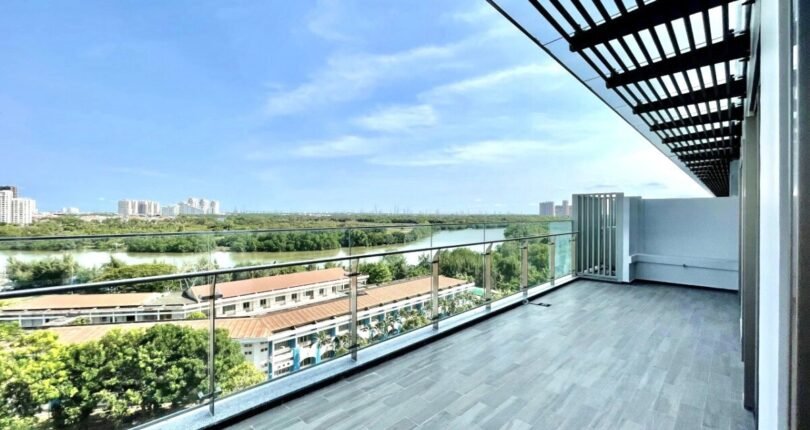 ban cong can ho rong rai 810x430 - Giá mua bán căn hộ 3 phòng ngủ The Horizon Phú Mỹ Hưng Quận 7 T4/2024
