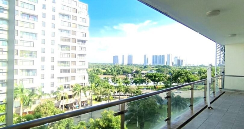 ban cong can ho truc dien duong ton dat tien quan 7 810x430 - Giá mua bán căn hộ 3 phòng ngủ Chung cư Garden Plaza 1 Phú Mỹ Hưng Quận 7 T4/2024