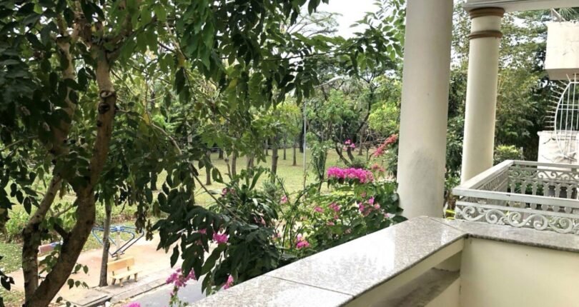 ban cong san thuong lien ke cong vien noi khu 810x430 - Giá mua bán nhà Biệt thự liền kề số 38 Đường số 46 Khu dân cư An Phú Hưng Quận 7 t4/2024