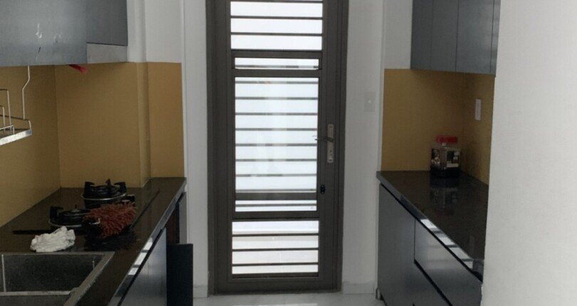 bep can ho ban 810x430 - Bán căn hộ chung cư Saigon South , 65m2, 02pn, giá 3.750 tỷ, tặng kèm ô đậu xe ô tô 12m,