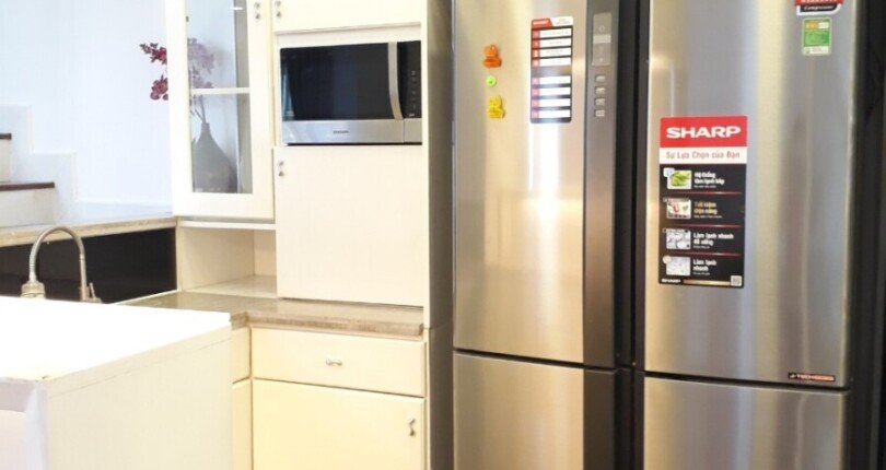 bep can ho cho thue 4 810x430 - Cho thuê Top House Hưng Vượng 2, 180m2, 04pn, 03wc, giá 1.200usd/tháng, xem nhà dễ.