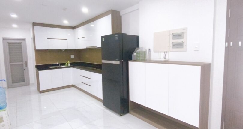 can canh bep trong can ho ban 1 810x430 - Giá mua bán căn hộ 3 phòng ngủ Block E Chung cư Scenic Valley 1 Quận 7 T4/2024