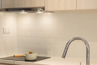 can-canh-thiet-bi-nha-bep