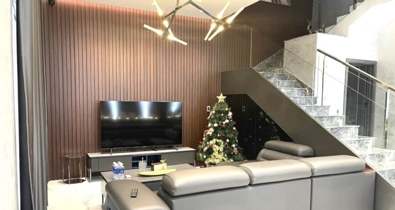 can canh trang thiet noi that phong khach 810x430 - Giá cho thuê nhà Biệt thự nguyên căn số 61 Đường C Khu Mỹ Thái 1 Quận 7 T4/2024