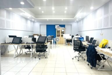 can-canh-van-phong-san-ban-ghe-lam-viec