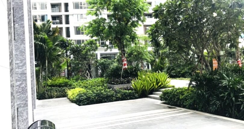 cong vien noi khu the peak midtown 810x430 - Giá mua bán cặp Penthouse Block E The Peak Chung cư Midtown Phú Mỹ Hưng Quận 7 T5/2024