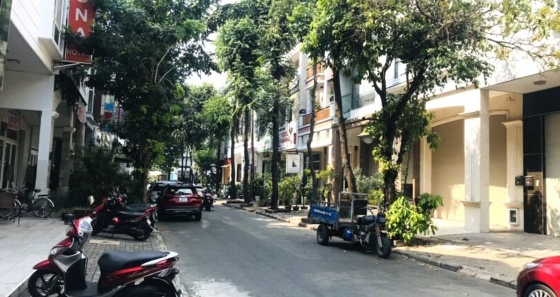 duong noi khu hung gia 4 810x430 - Giá cho thuê tòa nhà văn phòng số 20 Đường nội khu Hưng Gia 4 Quận 7 T4/2024