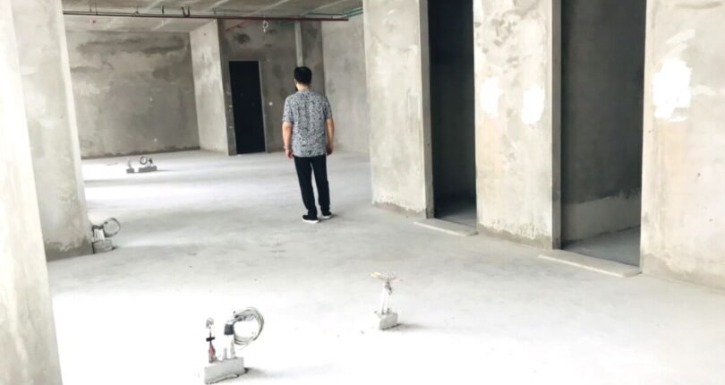 hien trang nha ban giao tho 810x430 - Giá mua bán cặp Penthouse Block E The Peak Chung cư Midtown Phú Mỹ Hưng Quận 7 T5/2024