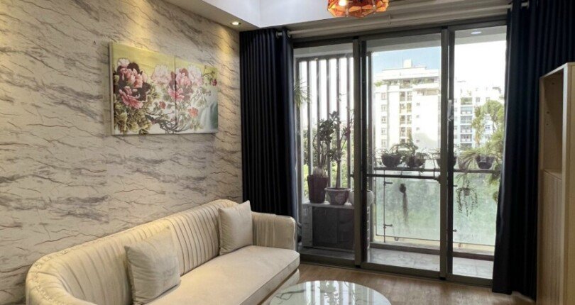 hinh anh phong khach can ho ban 1 810x430 - Bán căn hộ chung cư Hưng Phúc 1, 78m2, giá 4.650 tỷ, nội thất đầy đủ, xem nhà dễ.