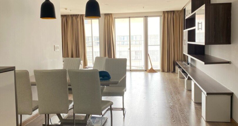 hinh anh phong khach can ho can cho thue 1 810x430 - Cho thuê căn hộ lầu cao, chung cư Scenic Valley 1, 110m2, giá 1.250usd/tháng, nội thất đầy đủ.