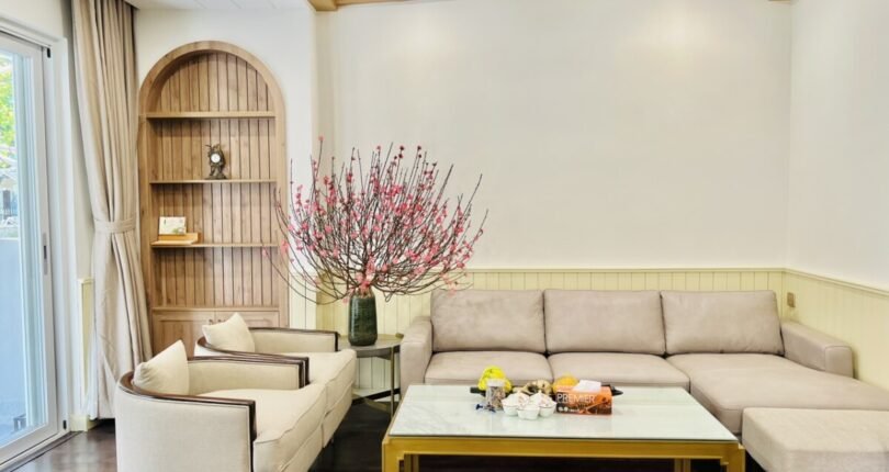 hinh anh phong khach trong nha biet thu cho thue 810x430 - Giá cho thuê nhà Biệt thự Quận 7 theo ngày số 77 Khu Mỹ Thái 1 Phú Mỹ Hưng T5/2024