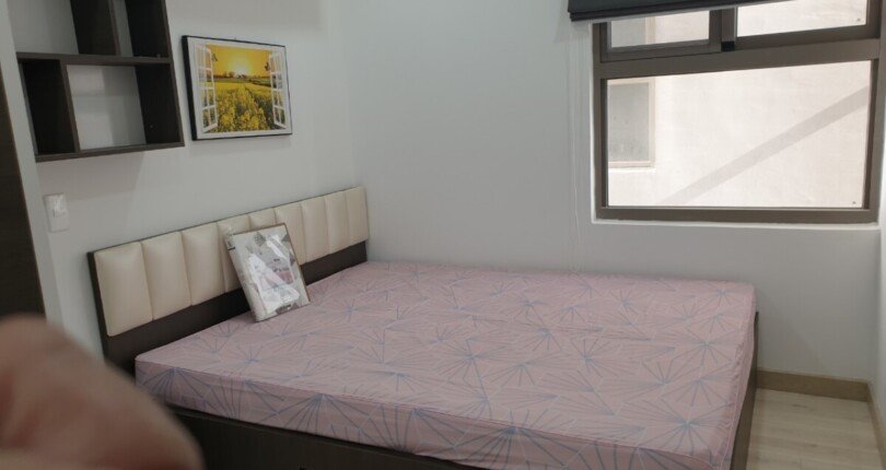 hinh anh phong ngu can ho ban 1 810x430 - Bán căn hộ tầng cao, chung cư Saigon South, 72m2, giá 4.2 tỷ, nhà đẹp, nội thất đầy đủ.