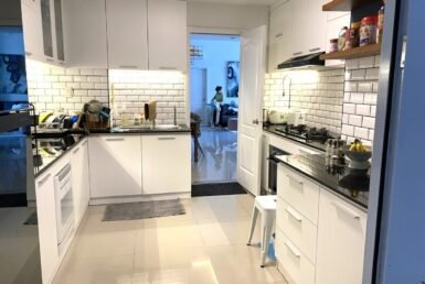 khong-gian-bep-rong-rai