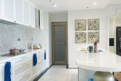 khong-gian-bep-rong-rai