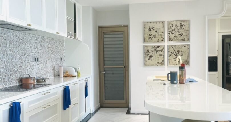 khong gian bep rong rai 2 810x430 - Giá mua bán cặp căn hộ thông nhau Chung cư The Peak Midtown Quận 7 T4/2024