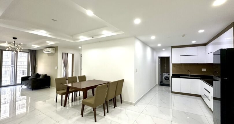 khong gian bep va phong an rong rai 810x430 - Giá mua bán căn hộ 3 phòng ngủ Block E Chung cư Scenic Valley 1 Quận 7 T4/2024