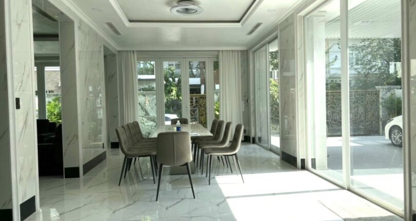 khong gian phong an trong nha cho thue rong rai 810x430 - Giá cho thuê nhà Biệt thự tứ lập đường Nội khu Mỹ Phú Phú Mỹ Hưng Quận 7 T4/2024