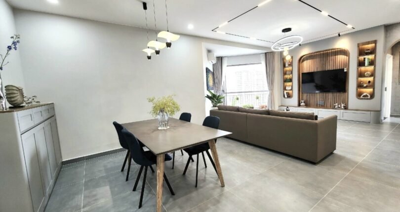 khong gian phong an va phong khach trong can ho 810x430 - Giá mua bán căn hộ 3 phòng ngủ Chung cư Green View Nguyễn Lương Bằng Quận 7 T5/2024