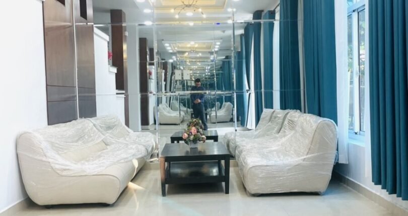 khong gian phong khach 1 810x430 - Giá cho thuê nhà Biệt thự liền kề số 17 Khu Hưng Thái 1 Phú Mỹ Hưng Quận 7 T4/2024