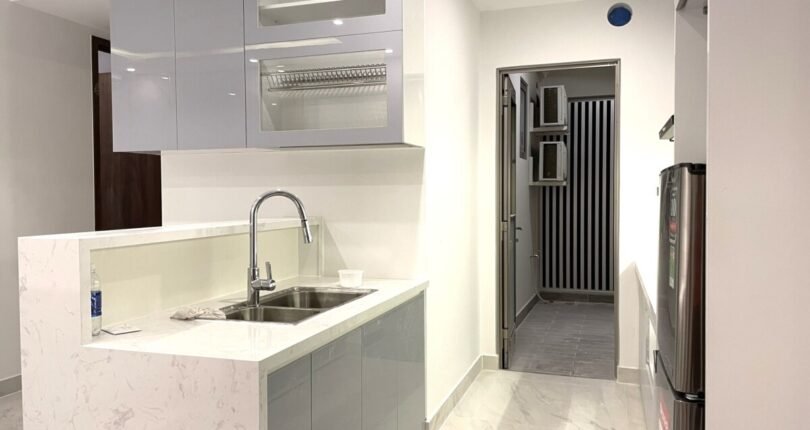 khu vuc bep rong rai 810x430 - Giá mua bán căn hộ 2 phòng ngủ block A Chưng cư Midtown Phú Mỹ Hưng Quận 7 T4/2024