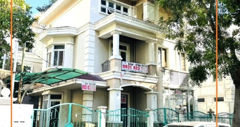 mat ben nha biet thu ban 810x430 - Giá mua bán nhà biệt thự đơn lập số 14 Đường Nội Khu Mỹ Văn 1 Quận 7 T4/2024