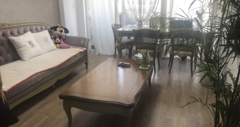 phong khach 1 810x430 - Giá mua bán căn hộ 3 phòng ngủ Block A Chung cư Grand View Quận 7 T5/2024