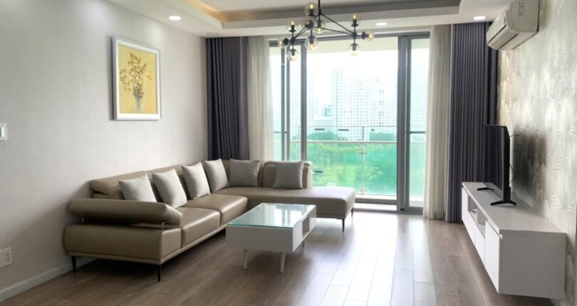 phong khach can ho 2 810x430 - Giá cho thuê căn hộ 3 phòng ngủ Block B Chung cư Green Valley Quận 7 T5/2024