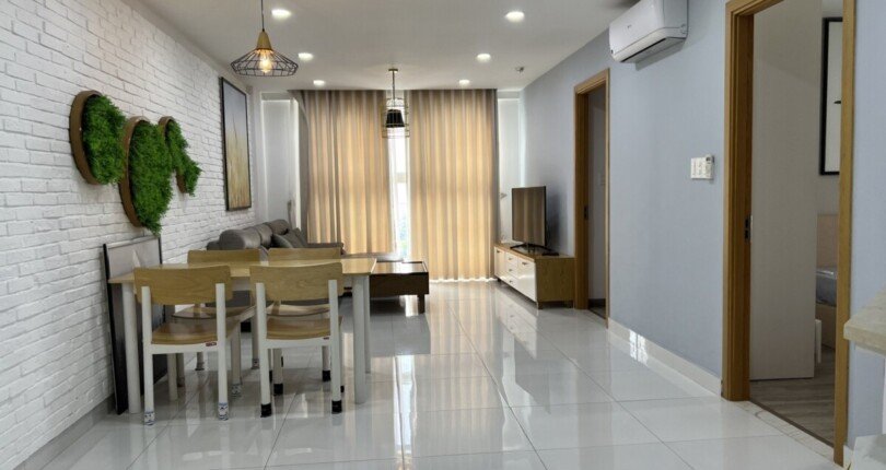 phong khach can ho ban 2 810x430 - Bán căn hộ chung cư Scenic Valley 2, 84m2, căn góc, giá 4.7 tỷ, nhà có hợp đồng thuê, nội thất đầy đủ.